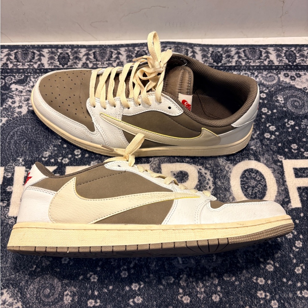 Travis Scott Reverse Mocha - Picture 3 of 5